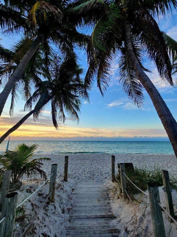 Beautifully Renovated Summer Of 2020 Come And Enjoy This Lovely Unit Key West Esterno foto